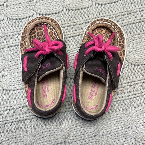 Sperry cheetah baby shoes size 4 - Picture 3 of 7